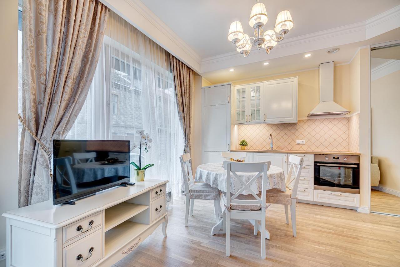 Happy Inn Classical style, self check-in, Parking in the underground garage Wilna Exterior foto