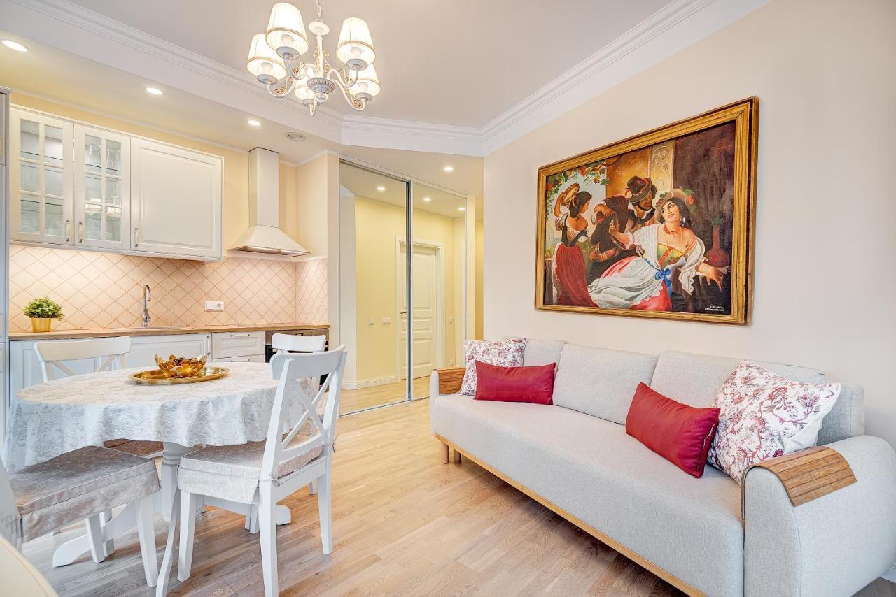 Happy Inn Classical style, self check-in, Parking in the underground garage Wilna Exterior foto