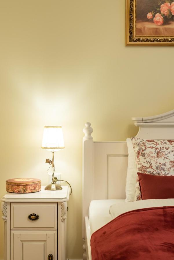 Happy Inn Classical style, self check-in, Parking in the underground garage Wilna Exterior foto